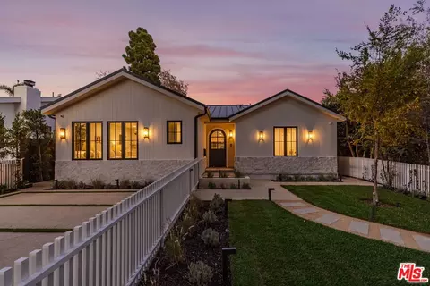 308 N Bowling Green Way, Los Angeles, CA 90049