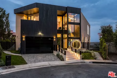 3801 Vista Linda Dr, Encino, CA 91316