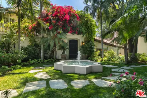 2809 Nichols Canyon Rd, Los Angeles, CA 90046