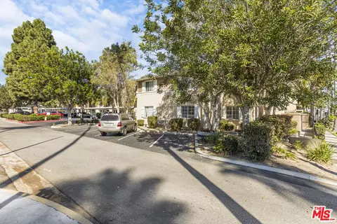 Exterior - 711 S C St, Oxnard, CA 93030 photo 3 of 5