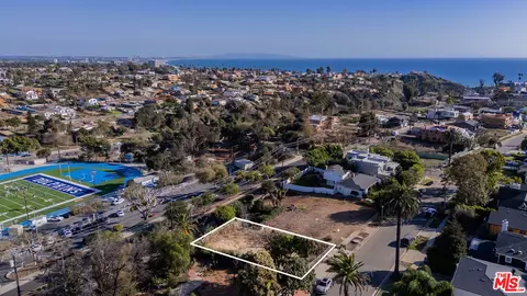 716 El Medio Ave, Pacific Palisades, CA 90272
