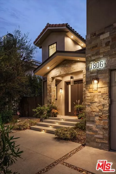 7806 Henefer Ave, Los Angeles, CA 90045