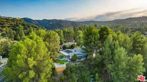 3914 Braewood Ct, Tarzana, CA 91356