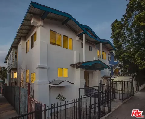 2765 W 8th St, Los Angeles, CA 90005