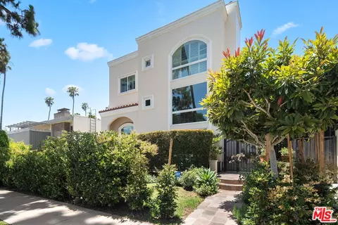846 21st St #1, Santa Monica, CA 90403