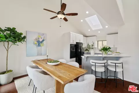 Dining - 535 E Walnut Ave #B, El Segundo, CA 90245 photo 3 of 4