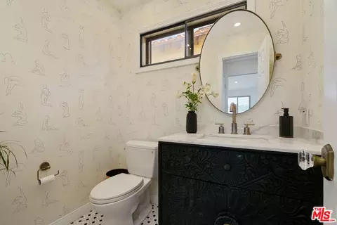 Bath - 535 E Walnut Ave #B, El Segundo, CA 90245 photo 4 of 4
