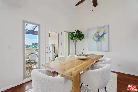 Dining - 535 E Walnut Ave #B, El Segundo, CA 90245 photo 2 of 4