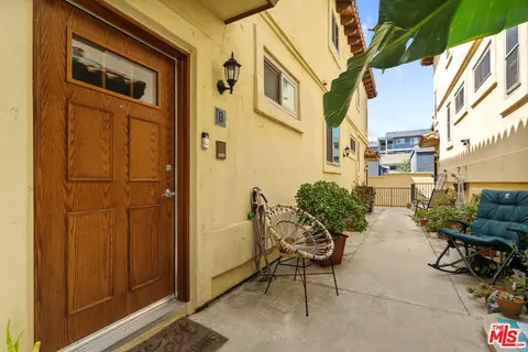 Exterior - 535 E Walnut Ave #B, El Segundo, CA 90245 photo 2 of 3