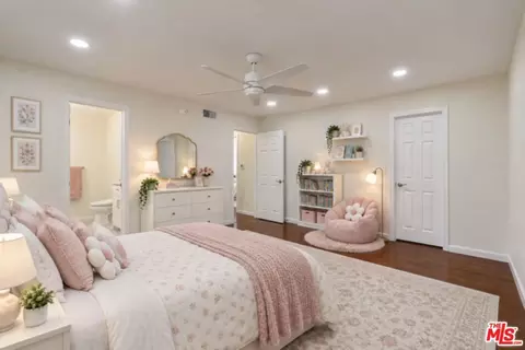 Bedroom - 535 E Walnut Ave #B, El Segundo, CA 90245 photo 3 of 5