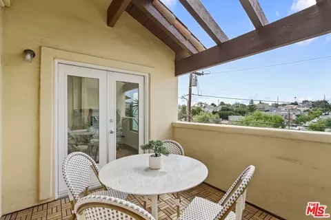 Exterior - 535 E Walnut Ave #B, El Segundo, CA 90245 photo 3 of 3
