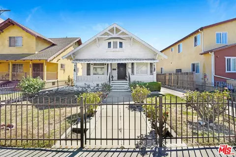 320 W 46th St, Los Angeles, CA 90037
