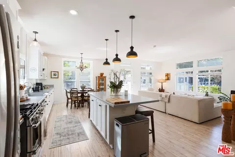 6 Sherwood Dr, Westlake Village, CA 91361
