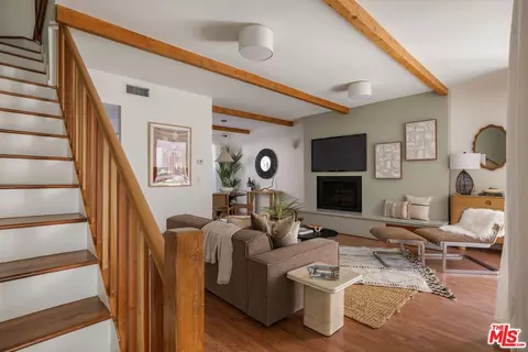 945 21st St #4, Santa Monica, CA 90403