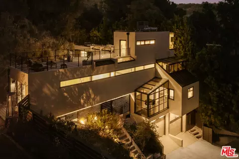 10443 Corfu Ln, Los Angeles, CA 90077