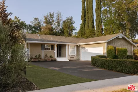22251 Kittridge St, Los Angeles, CA 91303
