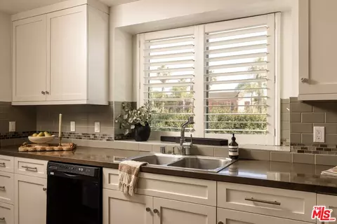 Kitchen - 1141 17th St #4, Santa Monica, CA 90403 photo 1 of 3