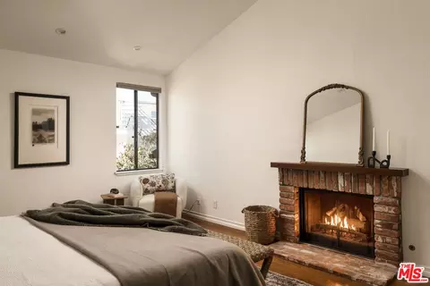 Bedroom - 1141 17th St #4, Santa Monica, CA 90403 photo 3 of 5
