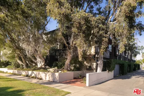 Exterior - 1141 17th St #4, Santa Monica, CA 90403 photo 3 of 3