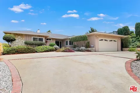 4152 Terraza Dr, Los Angeles, CA 90008