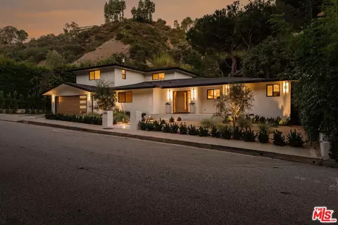 1902 Roscomare Rd, Los Angeles, CA 90077