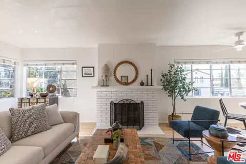 4507 Finley Ave #1, Los Angeles, CA 90027