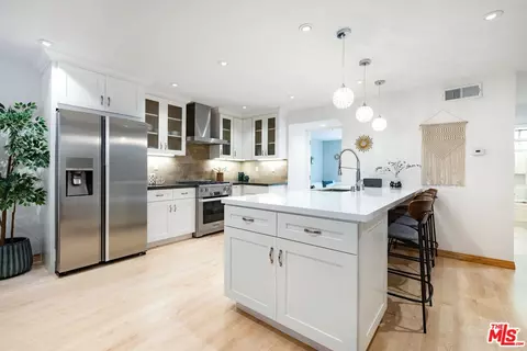 938 5th St #5, Santa Monica, CA 90403