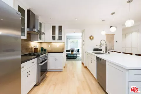 938 5th St #5, Santa Monica, CA 90403
