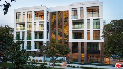 425 N Palm Dr #504, Beverly Hills, CA 90210