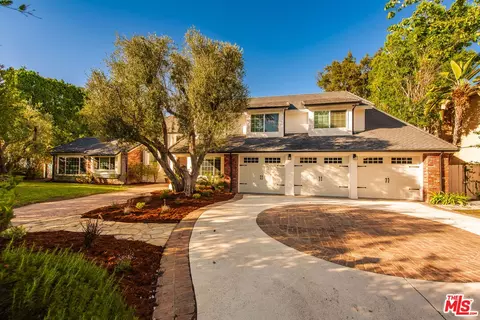 17429 Tarzana St, Encino, CA 91316