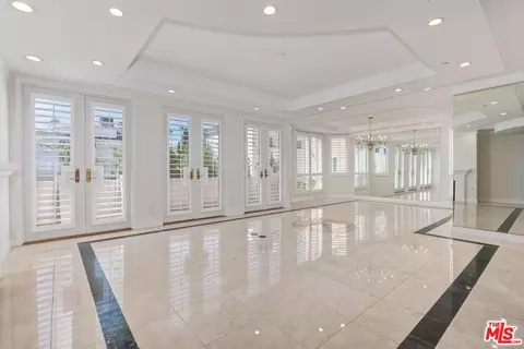 121 N Almont Dr #205, Beverly Hills, CA 90211