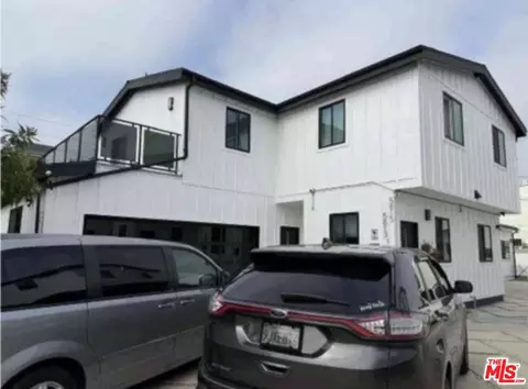 5813 Cleon Ave #3, North Hollywood, CA 91601