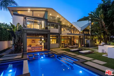 8538 Eastwood Rd, Los Angeles, CA 90046