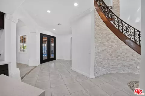 Entry Way - 485 E 18th St, Upland, CA 91784 photo 2 of 11