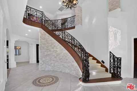 Entry Way - 485 E 18th St, Upland, CA 91784 photo 1 of 11