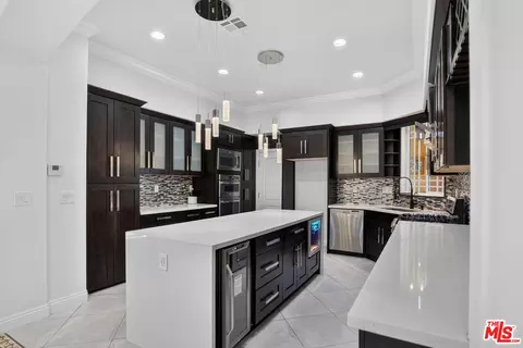 Kitchen - 485 E 18th St, Upland, CA 91784 photo 4 of 9