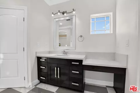 Bath - 485 E 18th St, Upland, CA 91784 photo 1 of 7
