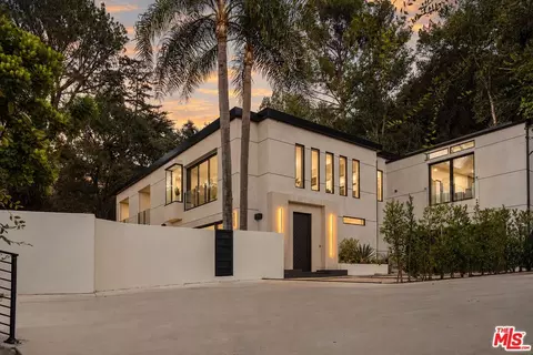 3208 Oakley Dr, Los Angeles, CA 90068