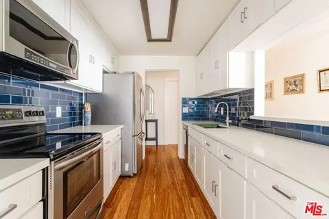 Kitchen - 601 E Del Mar Blvd #204, Pasadena, CA 91101 photo 2 of 6