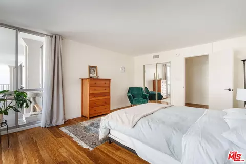 Bedroom - 601 E Del Mar Blvd #204, Pasadena, CA 91101 photo 4 of 7