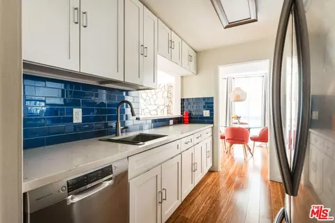 Kitchen - 601 E Del Mar Blvd #204, Pasadena, CA 91101 photo 5 of 6