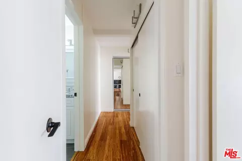 Entry Way - 601 E Del Mar Blvd #204, Pasadena, CA 91101 photo 4 of 5