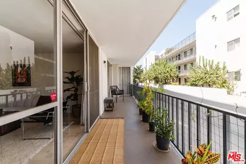 Exterior - 601 E Del Mar Blvd #204, Pasadena, CA 91101 photo 1 of 5