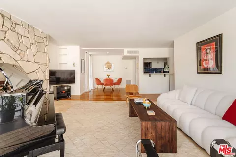 Living - 601 E Del Mar Blvd #204, Pasadena, CA 91101 photo 3 of 5