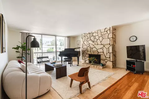 Living - 601 E Del Mar Blvd #204, Pasadena, CA 91101 photo 1 of 5