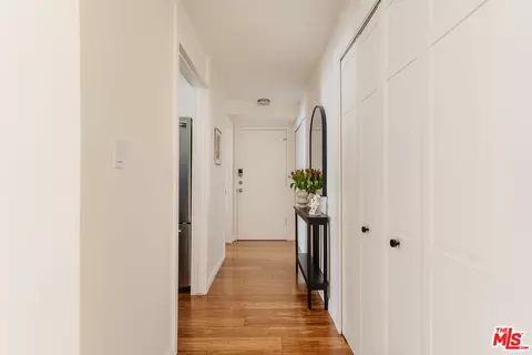 Entry Way - 601 E Del Mar Blvd #204, Pasadena, CA 91101 photo 1 of 5