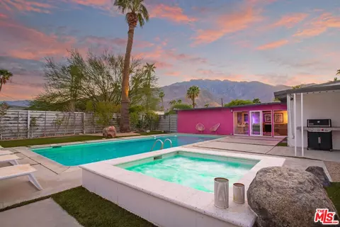 2918 N Davis Way, Palm Springs, CA 92262