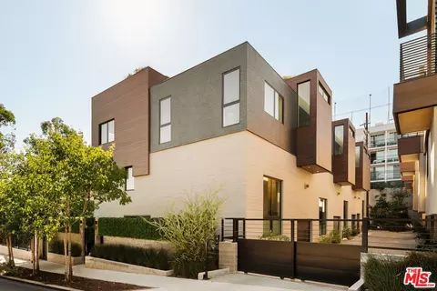 917 Hilldale Ave, West Hollywood, CA 90069