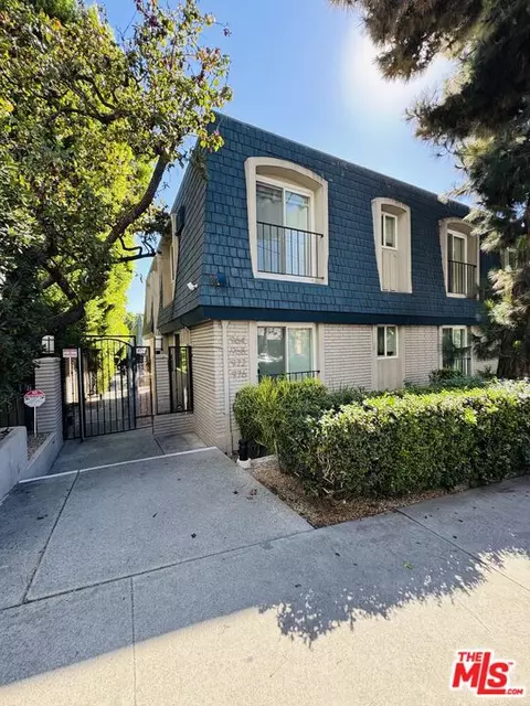964 Larrabee St #107, West Hollywood, CA 90069