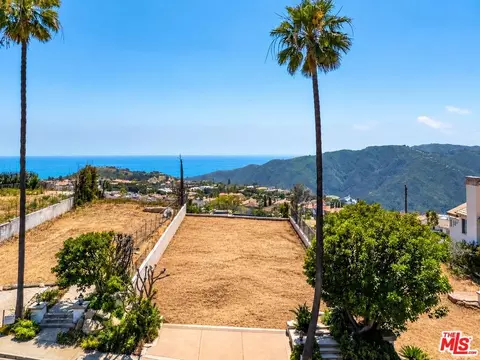 1626 Chastain Pkwy, Pacific Palisades, CA 90272